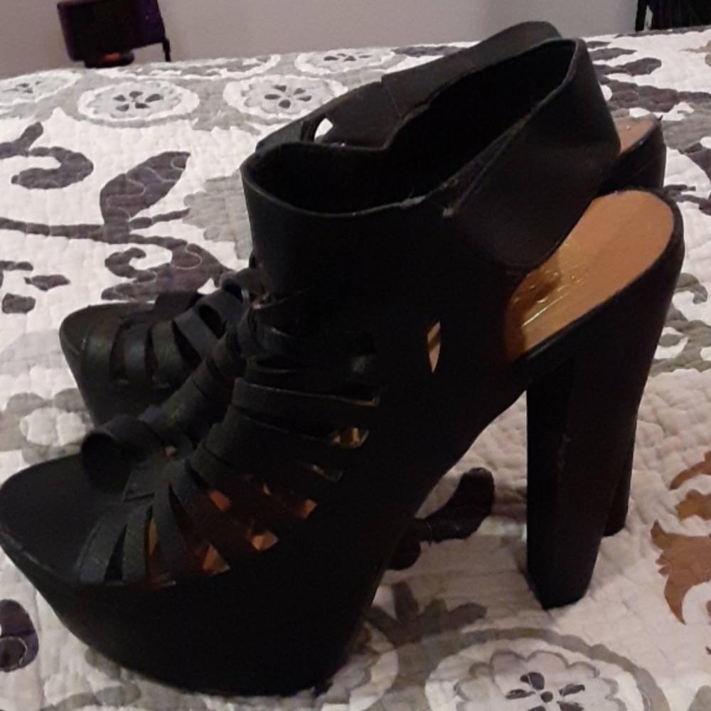 Open toe heels - Picture 2 of 3